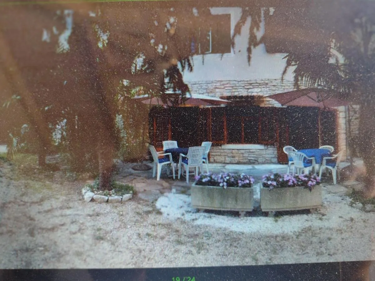Srecko Apartment Bale Croatia