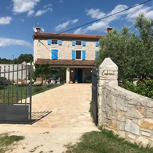  Bed & Breakfast Cubani